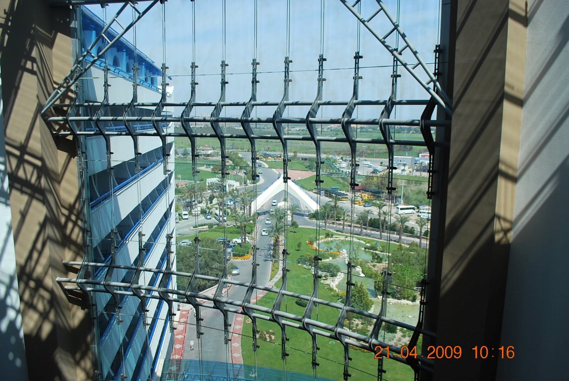 imagini hotel TITANIC LARA